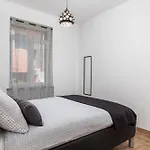 Darnell Apartment *